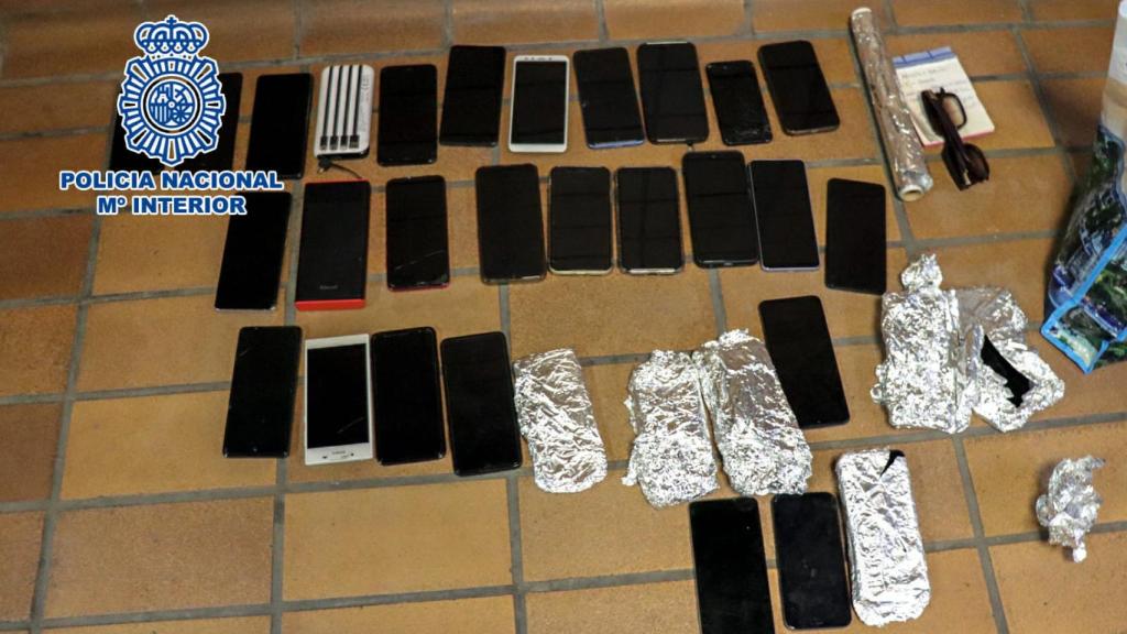 Parte del material incautado por la Policía en Alicante.