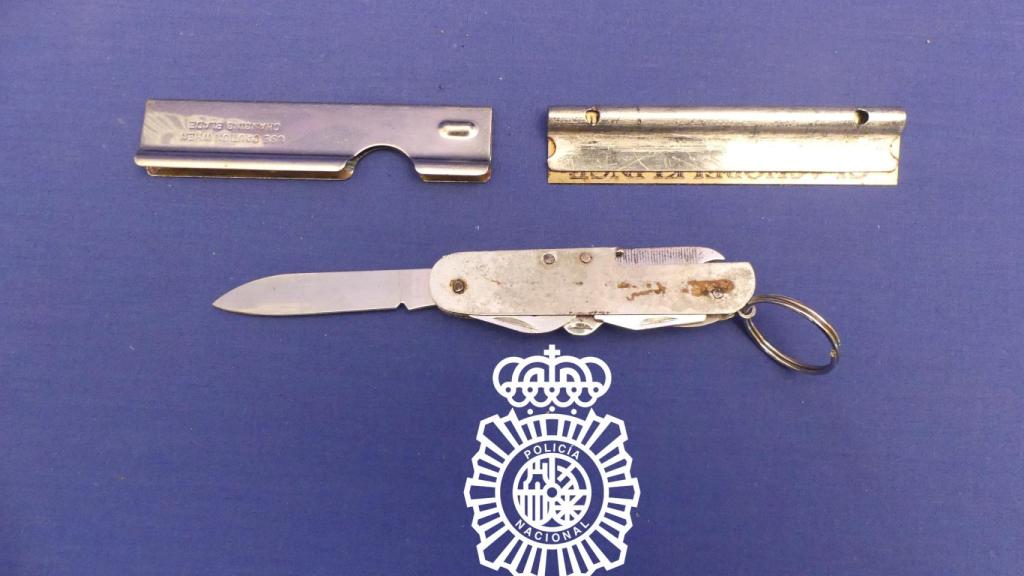 Armas y objetos con los que intimidaba a la víctimas