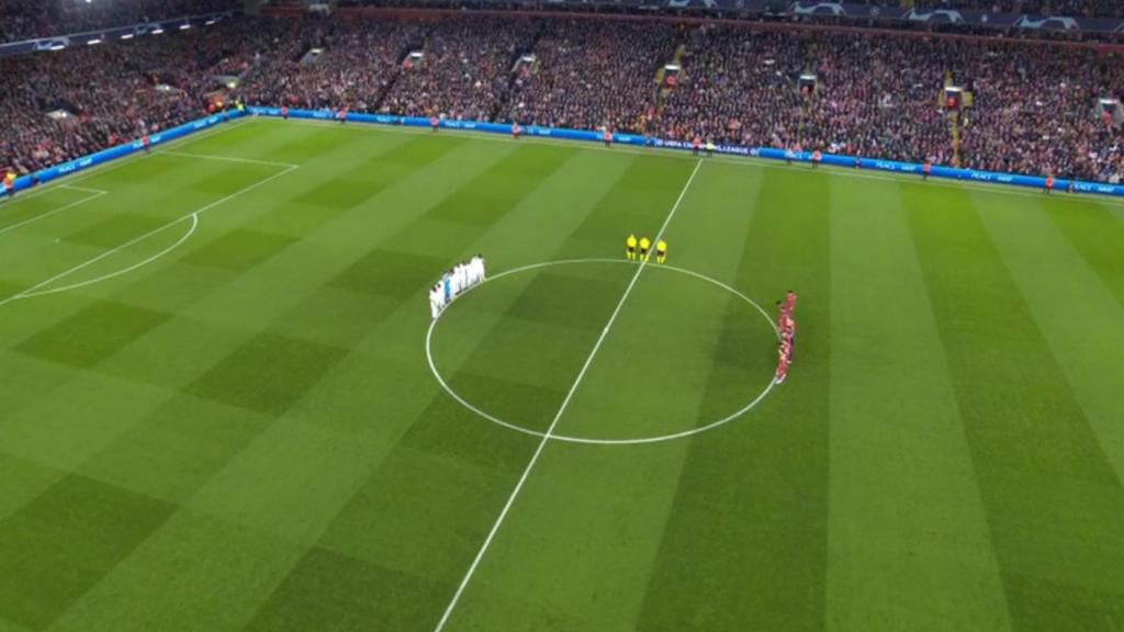Minuto de silencio en Anfield por la muerte de Amancio Amaro