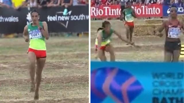 Gidey se cae al suelo justo antes de entrar a meta.