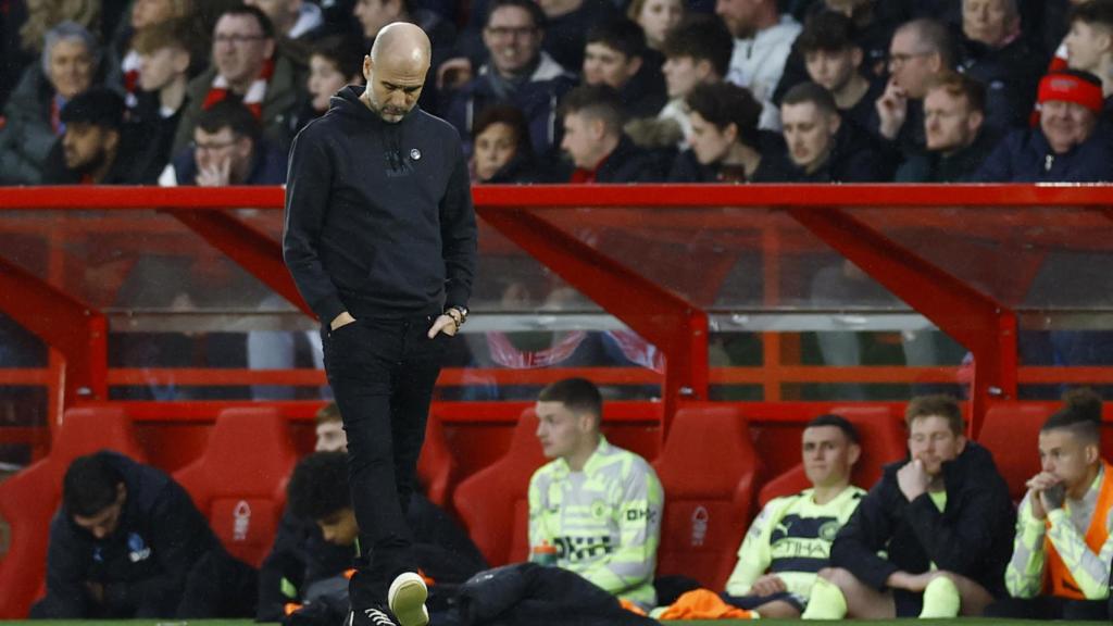 Guardiola, cabizbajo en el último partido.