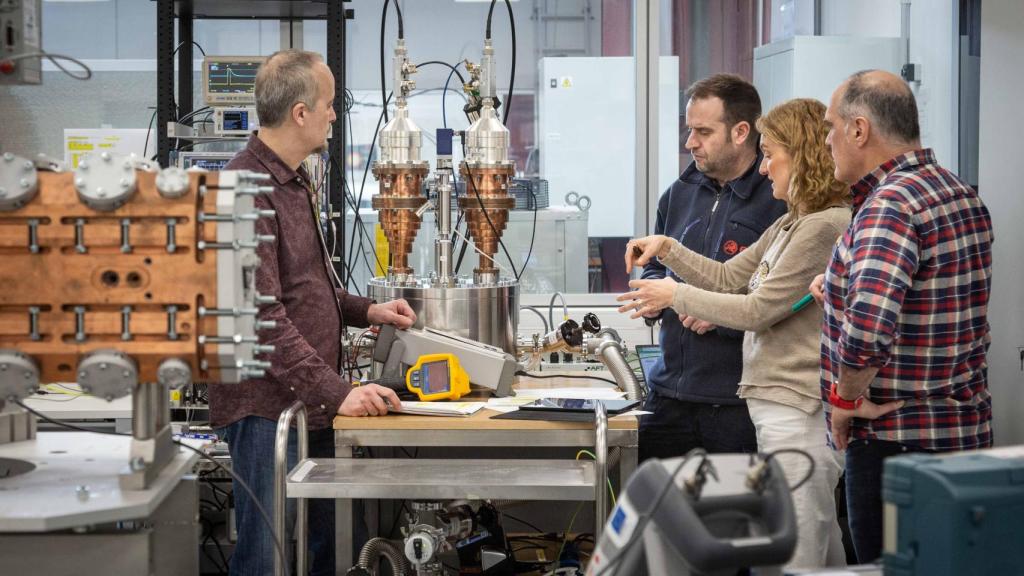 Banco de pruebas para el acondicionamiento de los acopladores del RFQ en el ESS Bilbao