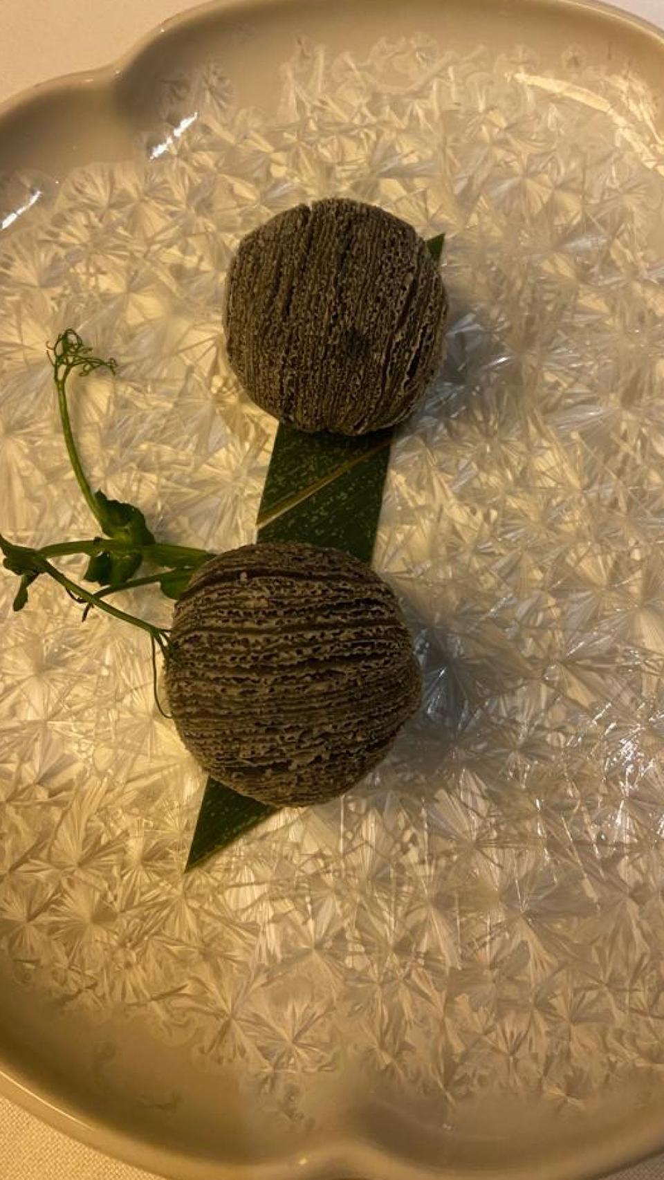 Hilos de seda con wagyu.