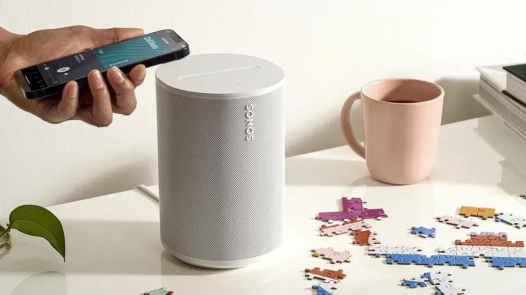 Sonos Era 100, similar al Sonos One.