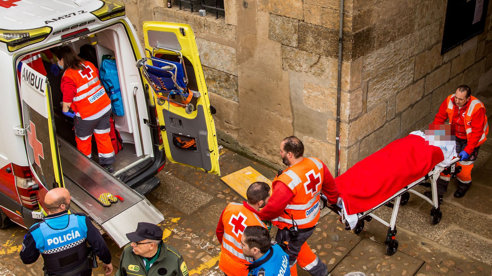 Equipo médico de Cruz Roja en el Carnaval del Toro de Ciudad Rodrigo