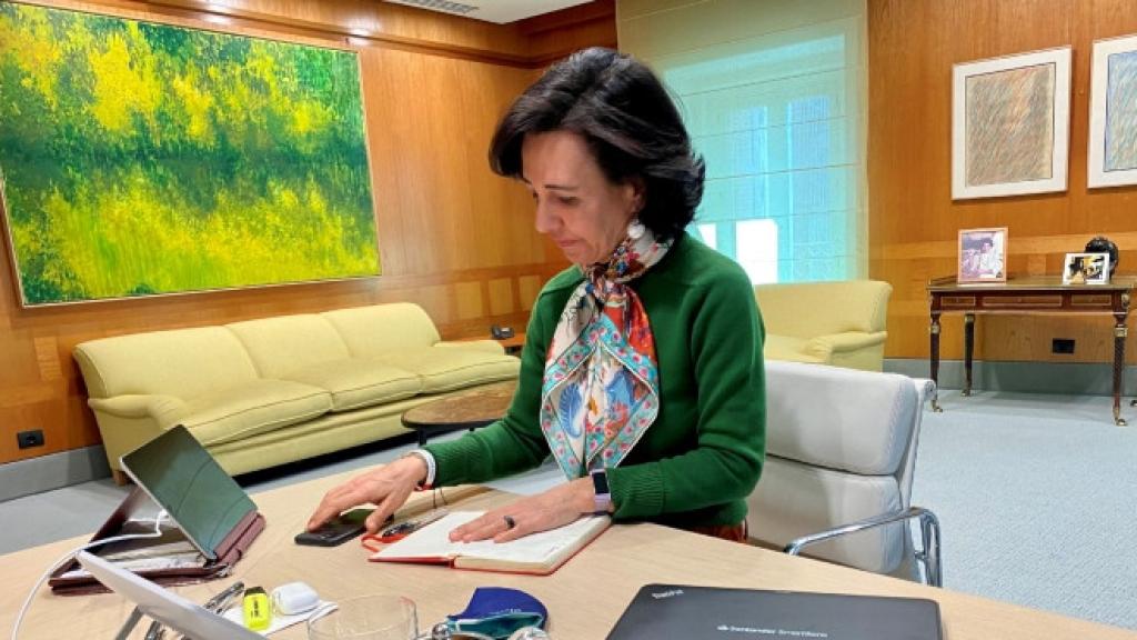 Arriba, la reina Letizia y Ana Botín. Abajo, Oprah Winfrey, Kamala Harris y Anna Wintour.