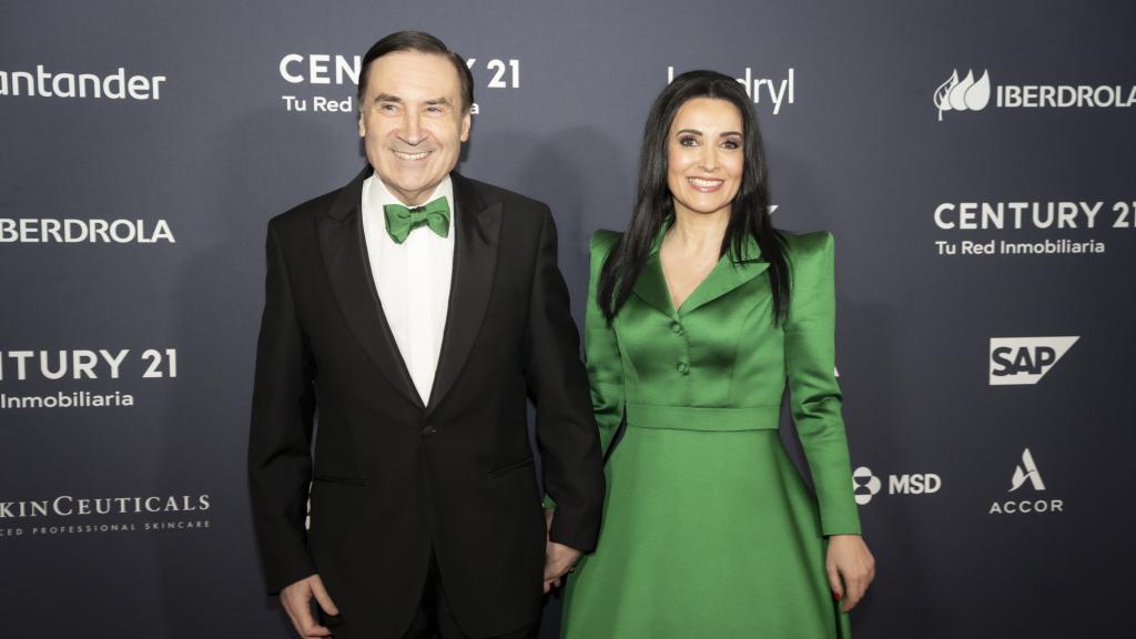 Pedro J. Ramírez y Cruz Sánchez de Lara, a su llegada al Teatro Real de Madrid.