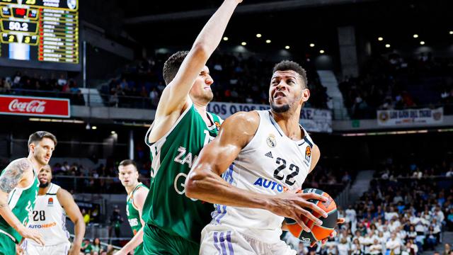 Walter Tavares durante una acción de su partido contra Zalgiris