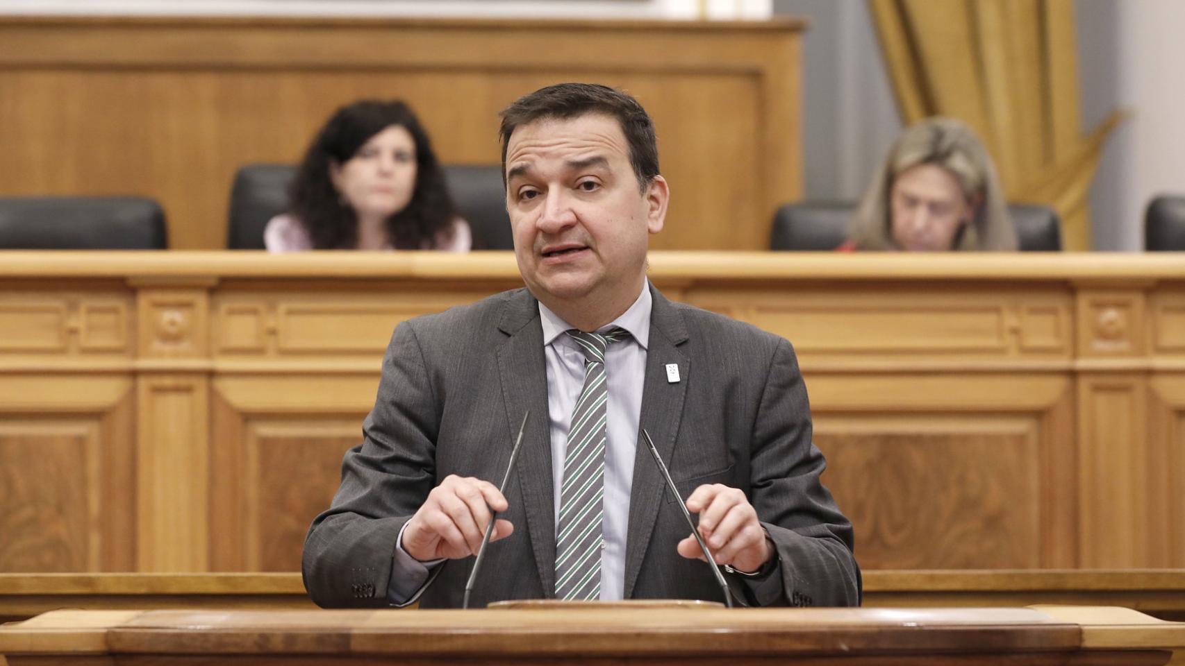 Francisco Martínez Arroyo en el pleno de las Cortes. Foto: Cortes CLM.