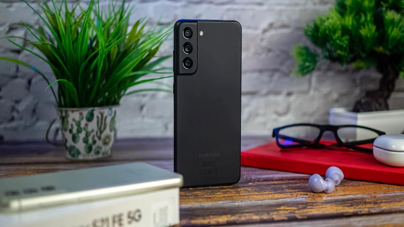 ¡Ofertón a la vista! ¡Aprovecha el descuento de 250 euros en el Samsung Galaxy S21 FE 5G y renueva tu antiguo smartphone!