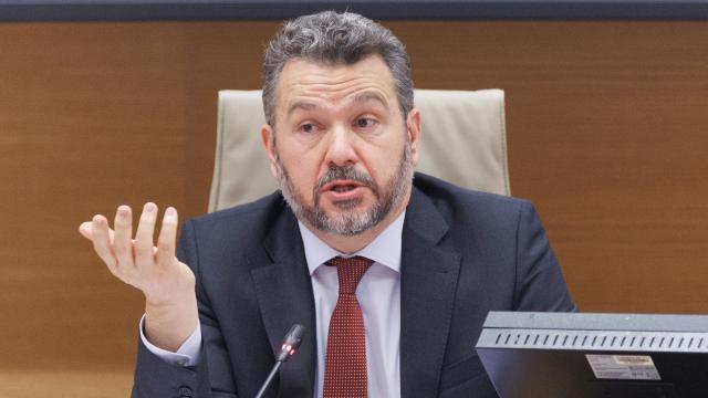 El presidente de la Comisión Nacional del Mercado de Valores (CNMV), Rodrigo Buenaventura, comparece durante la Comisión de Asuntos Económicos y Transformación Digital.