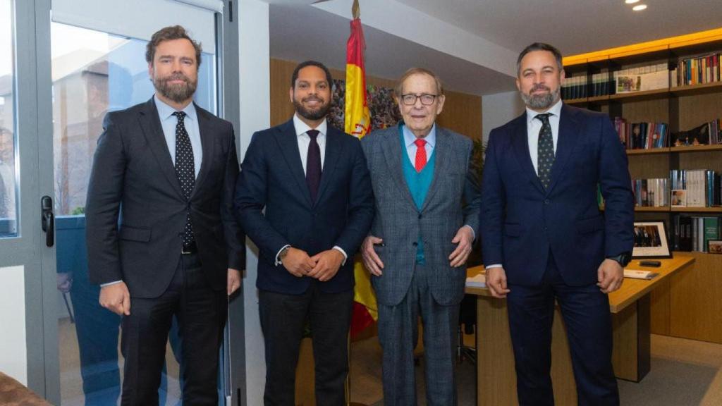 Espinosa, Garriga, Tamames y Abascal, este miércoles en la sede de Vox.