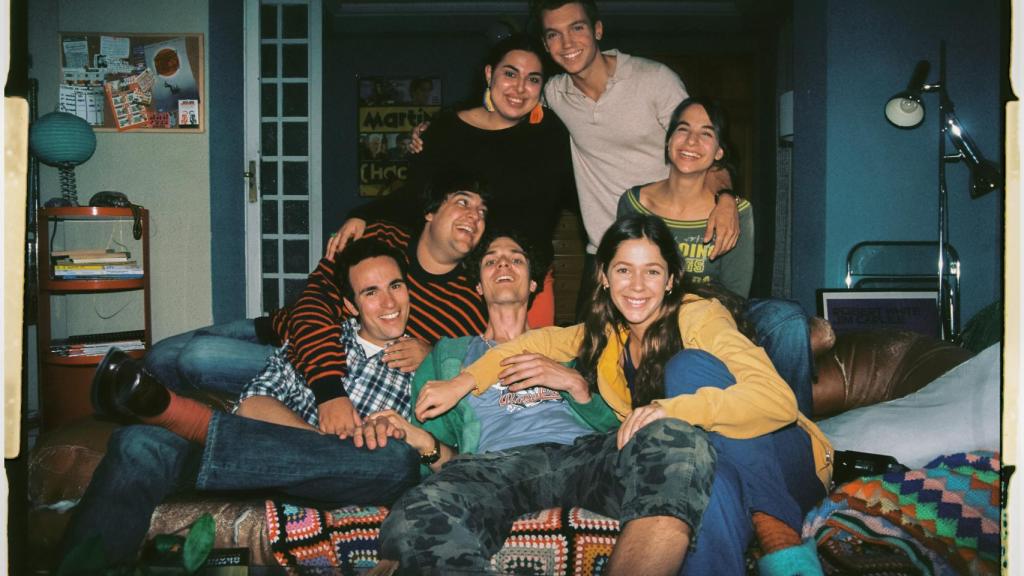 El grupo de amigos en 'Todas las veces que nos enamoramos'