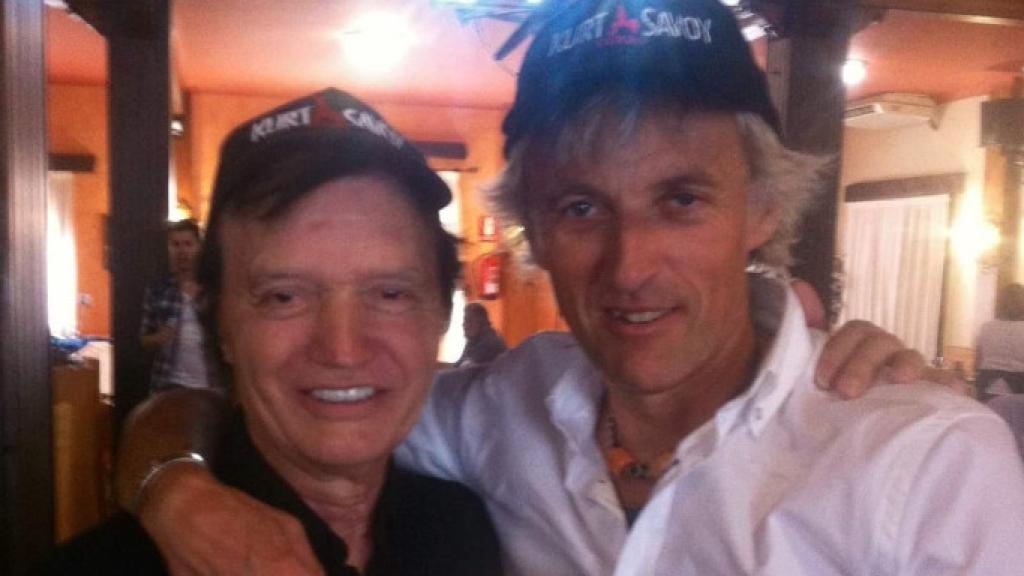 Kurt Savoy (i) junto al presentador Jesús Calleja (d)