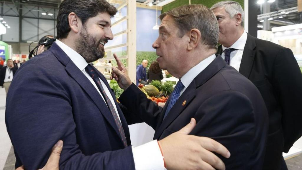 El presidente de la Región de Murcia, Fernando López Miras, y el ministro de Agricultura, Luis Planas, en la última edición de la feria Fruit Attraction.