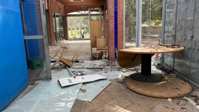 Estado en el que ha quedado el antiguo restaurante Cantora de Fuengirola, que fue propiedad de Isabel Pantoja.