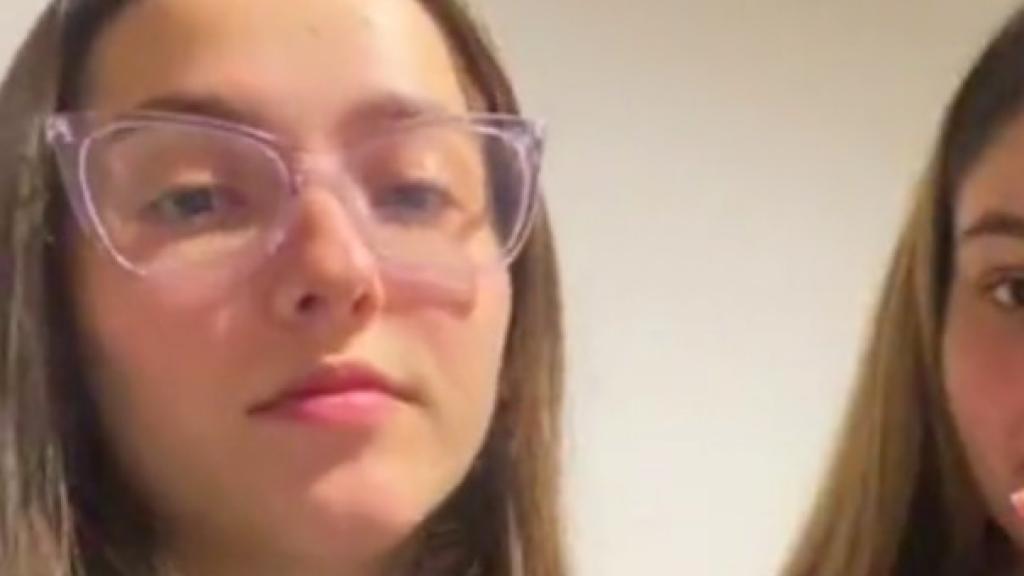 Captura del vídeo de las 'tiktokers' que han criticado a los españoles.