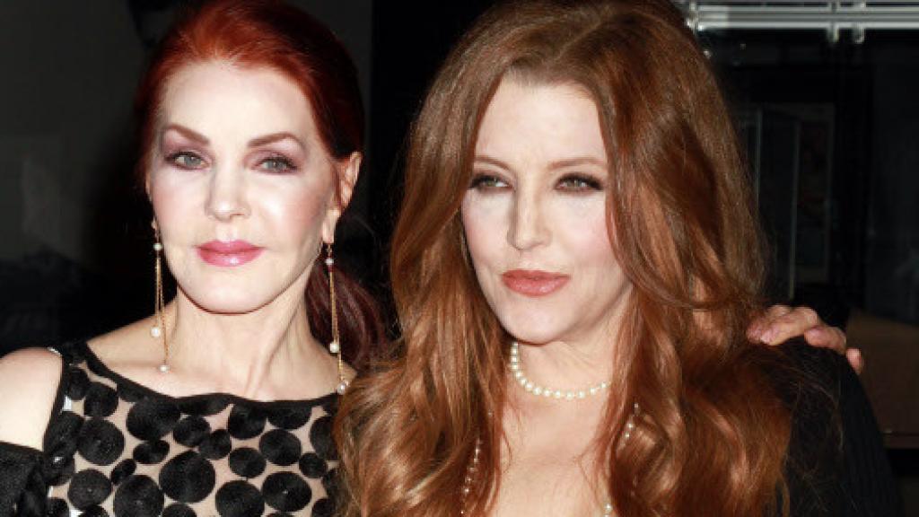 Priscilla, con su hija Lisa Marie, en 2015.