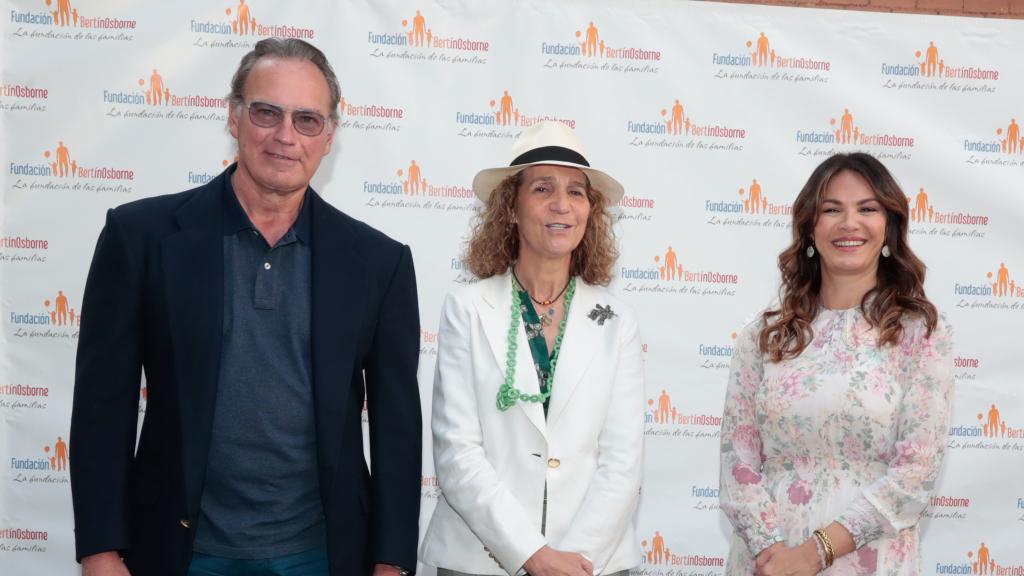 Bertín Osborne y Fabiola Martínez en su última aparición juntos, con la infanta Elena, en un acto de la Fundación Bertín Osborne en mayo de 2022.