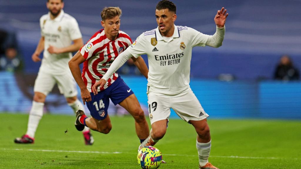 Ceballos, perseguido por Marcos Llorente en la primera mitad.