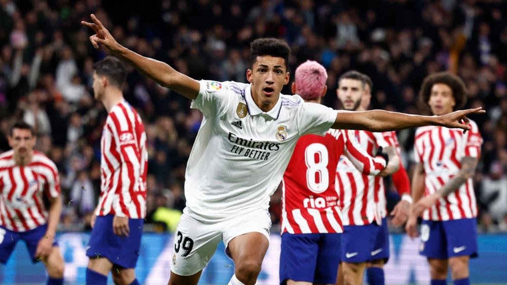 Álvaro Rodríguez, celebrando su gol contra el Atlético de Madrid.
