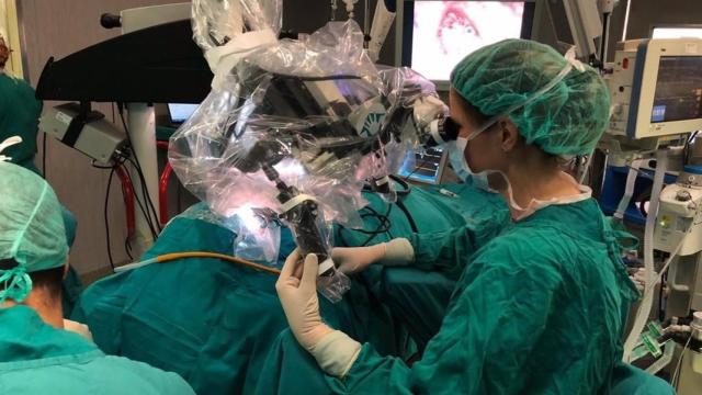 Trasplante coclear en el Hospital Virgen de la Victoria de Málaga.