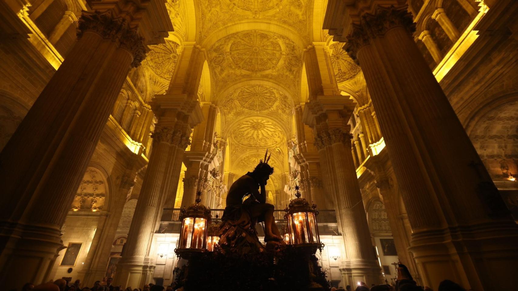 Humildad y Paciencia cose los retazos rotos del alma en la Catedral de Málaga