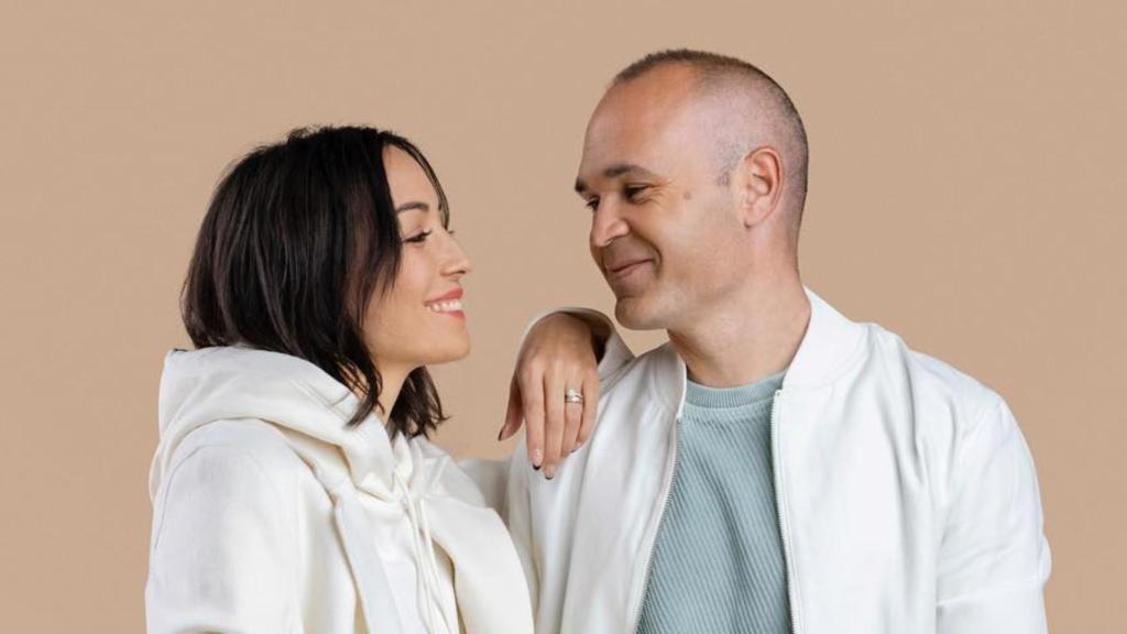 Andrés Iniesta y Anna Ortiz en una imagen de redes sociales.