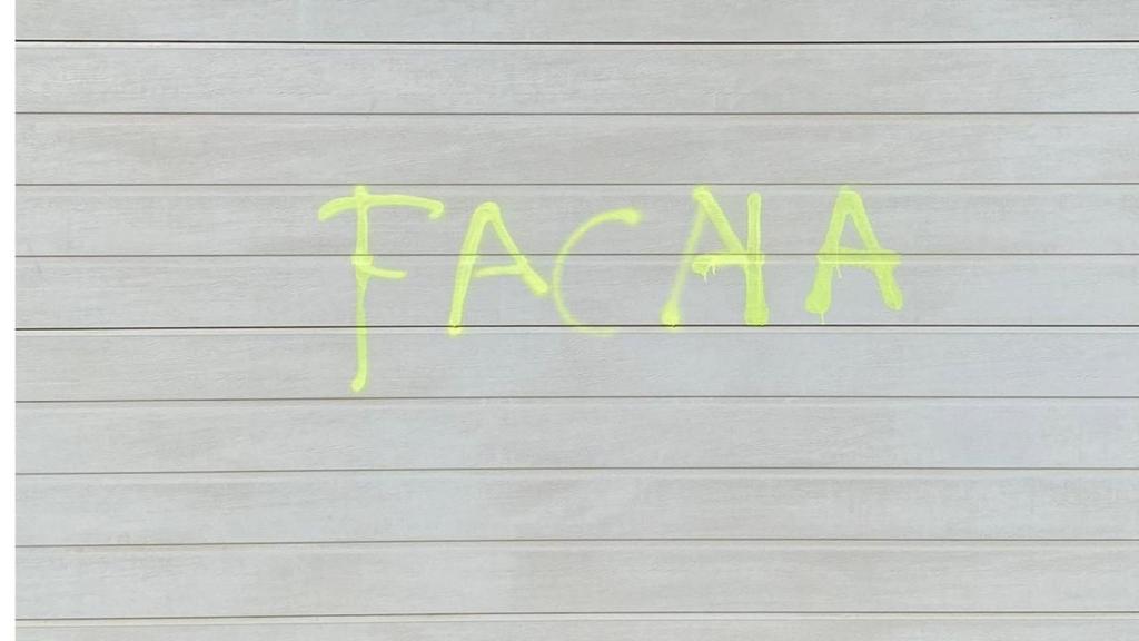Una de las pintadas aparecidas.