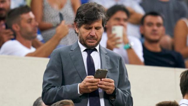 Mateu Alemany durante un partido del FC Barcelona en el palco