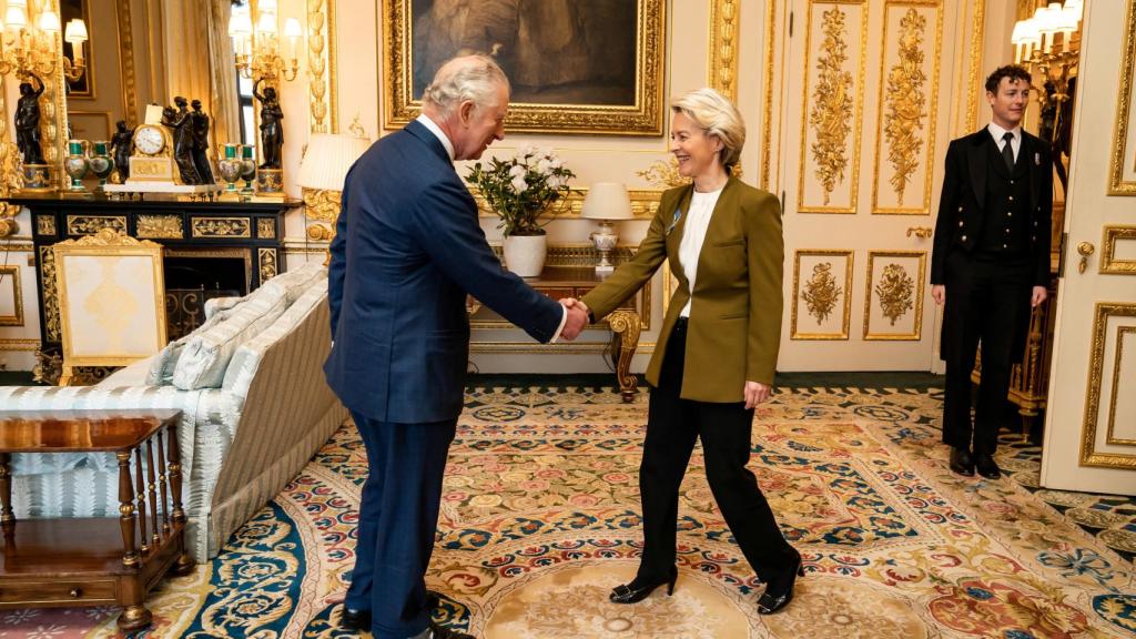 El rey Carlos III ha recibido en audiencia a Ursula von der Leyen en el castillo de Windsor
