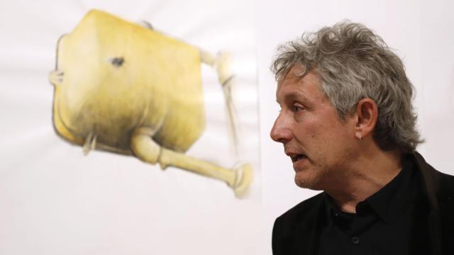 Luis Moro en una exposición en México.