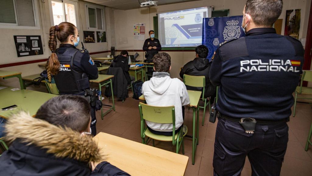 Imagen de archivo de una charla de la Policía Nacional contra el acoso escolar.