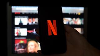 El laberinto sin salida de Netflix o Zalando: así logran engancharte todo el día las apps más populares