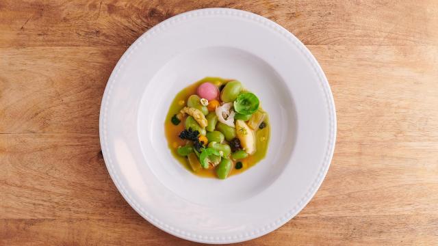 El vertical de escudellas de Joan Roca, un plato que repasa la historia del Celler de Can Roca