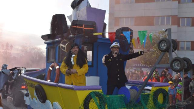 Una de las carrozas del Entroido pequeno.