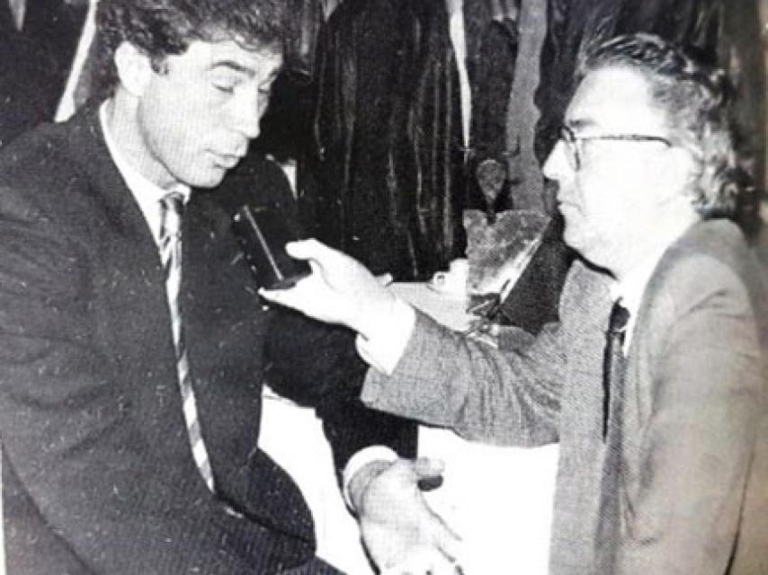 Entrevistando a Roberto en el año de su despedida, cuando el libro en su honor salçia a la luz