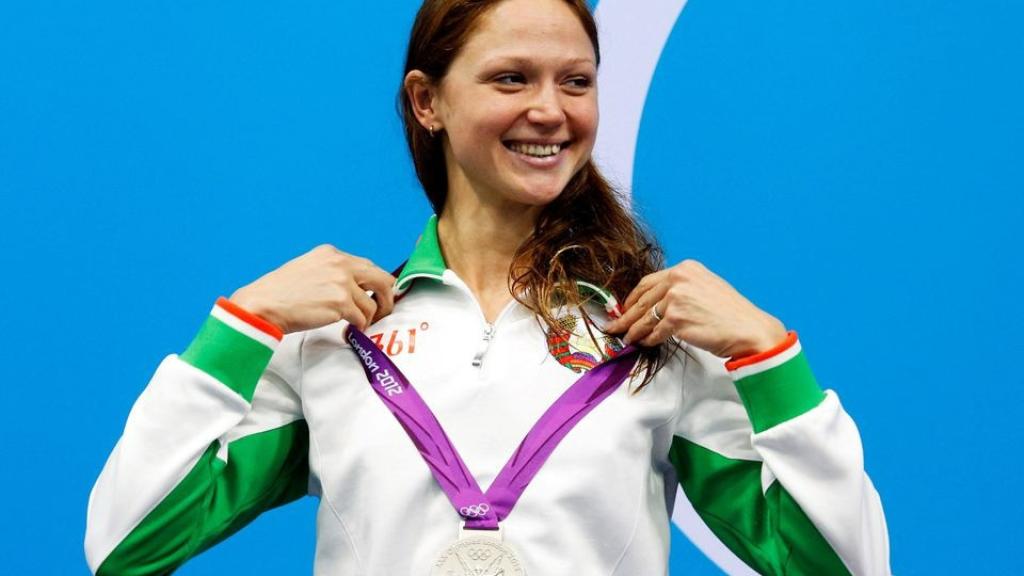 Aliaksandra Herasimenia, en el podio en Londres 2012.