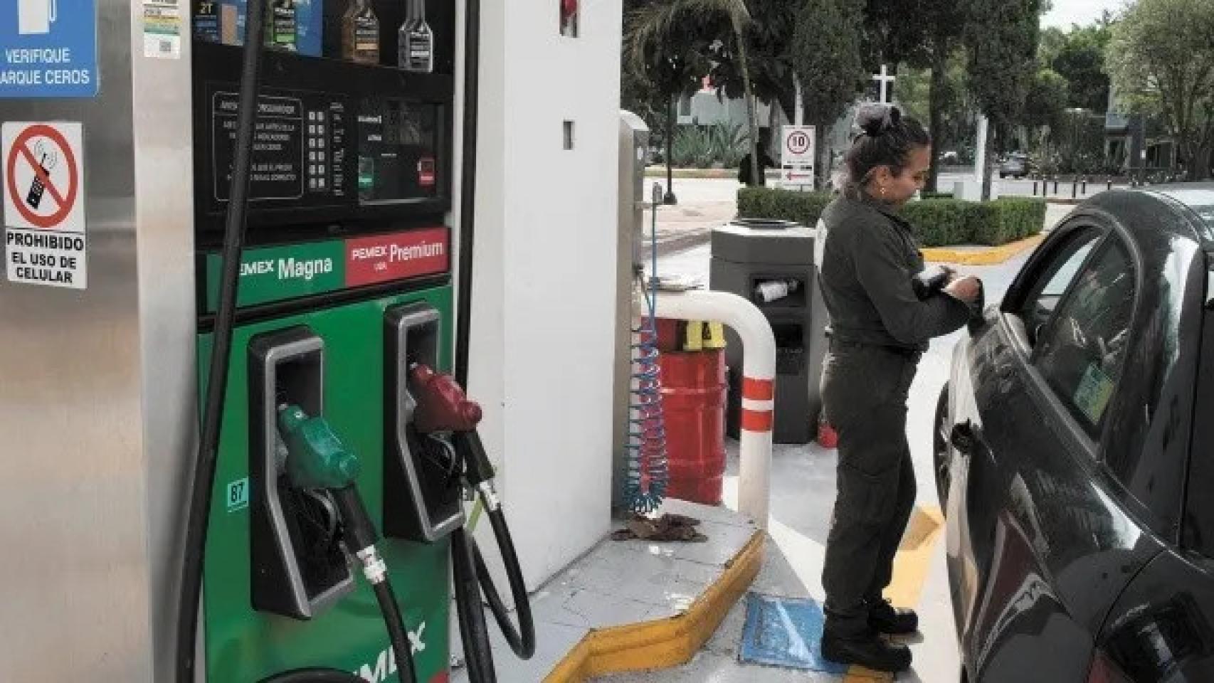 Imagen de archivo de una gasolinera, donde logró huir el empresario en su propio coche.
