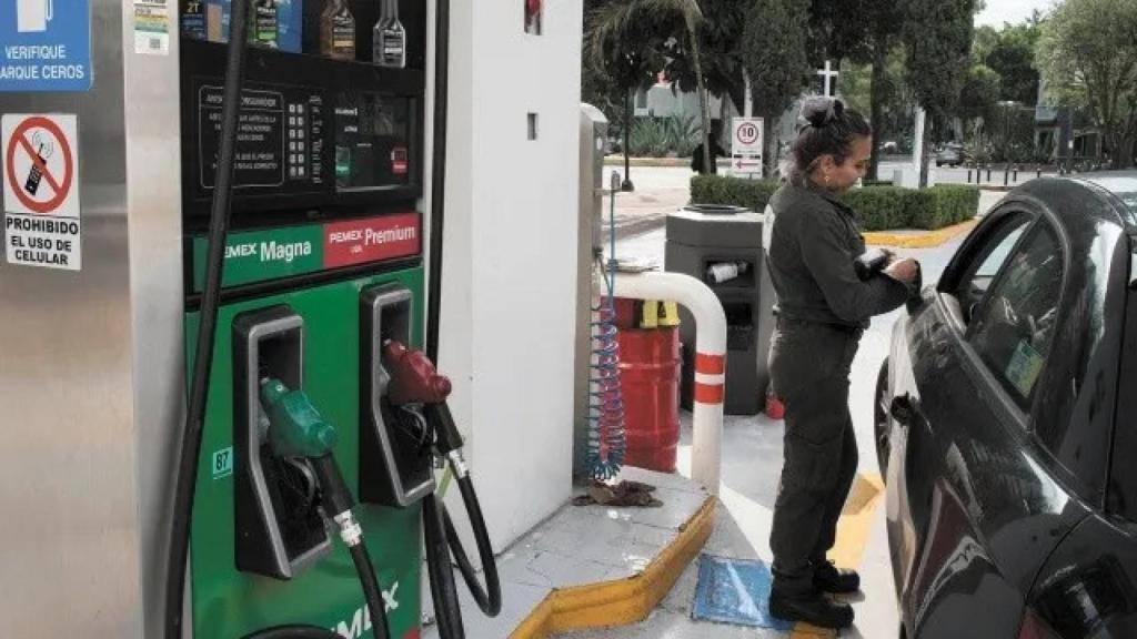 Imagen de archivo de una gasolinera, donde logró huir el empresario en su propio coche.