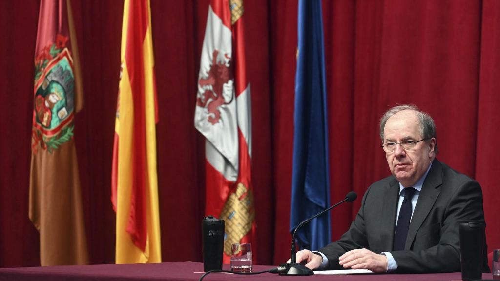 El expresidente de la Junta Juan Vicente Herrera durante su participación en el seminario de la Universidad de Burgos, este martes.