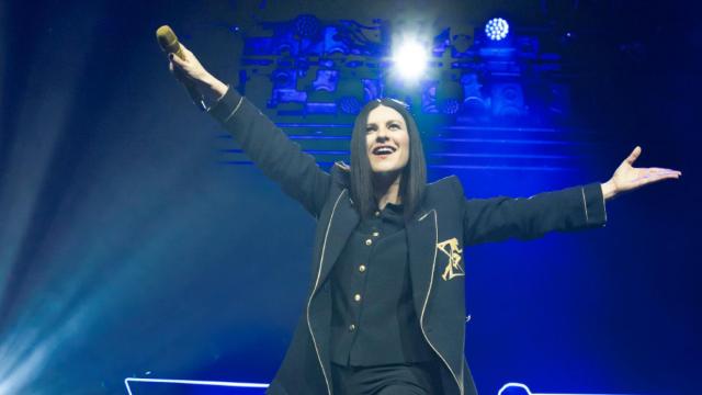 Laura Pausini celebra 30 años de carrera musical.