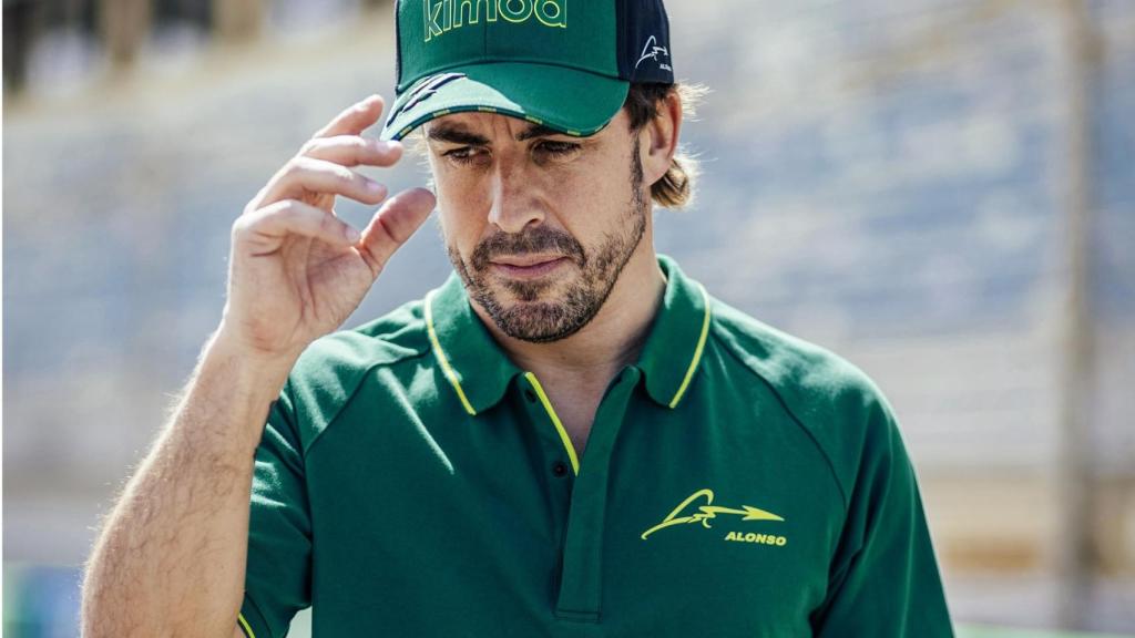 Fernando Alonso durante los test de pretemporada de Bahréin