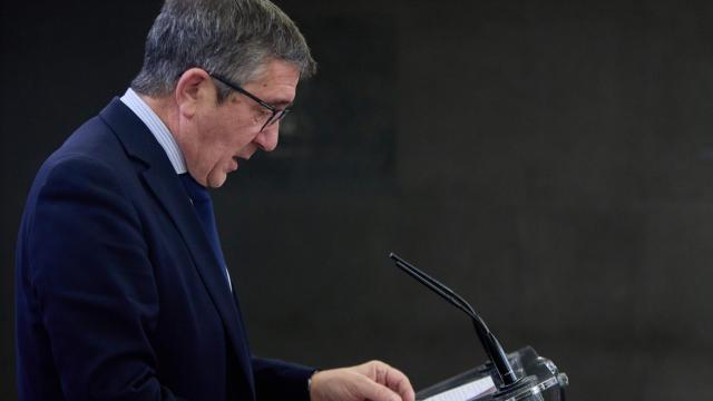 Patxi López, durante una rueda de prensa