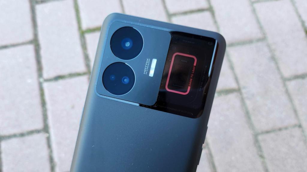 La luz LED RGB del realme GT3.