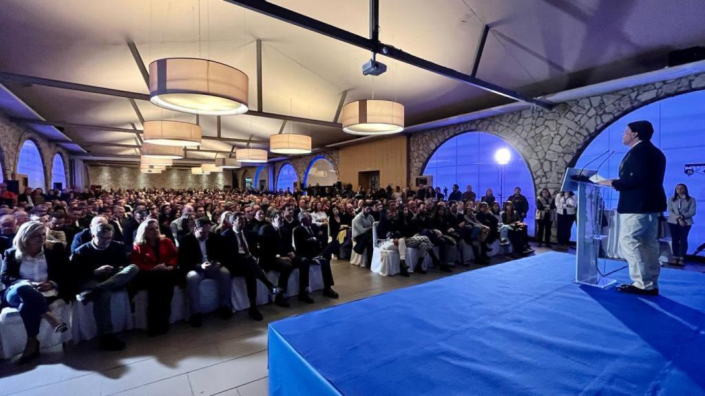 Luis Barcala ante los asistentes a su proclamación como candidato del PP de Alicante.