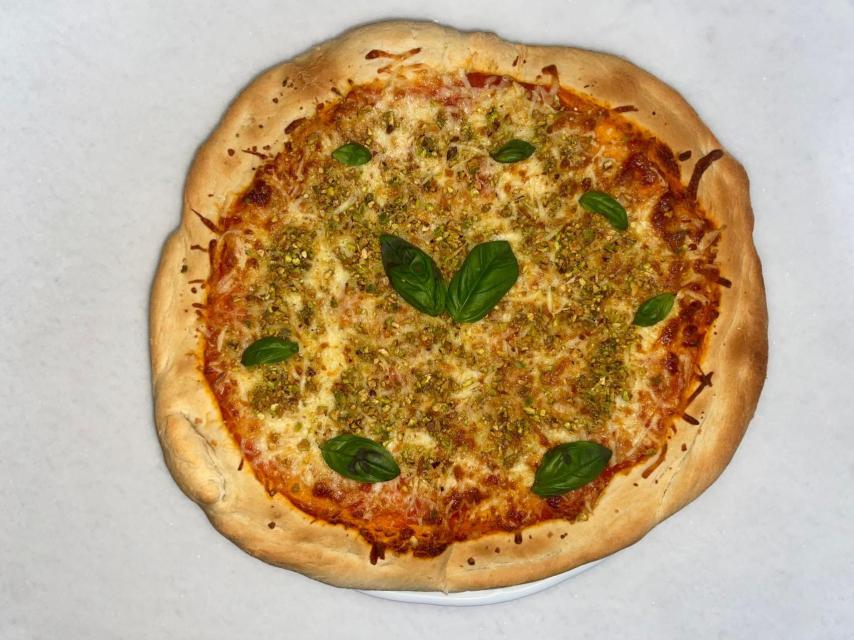 Pizza de pistacho lista.