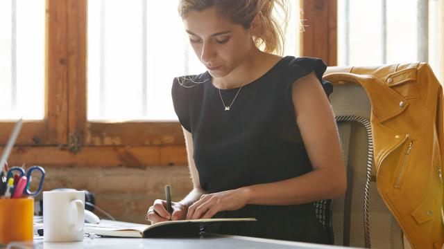 Imagen de archivo mujer trabajando
