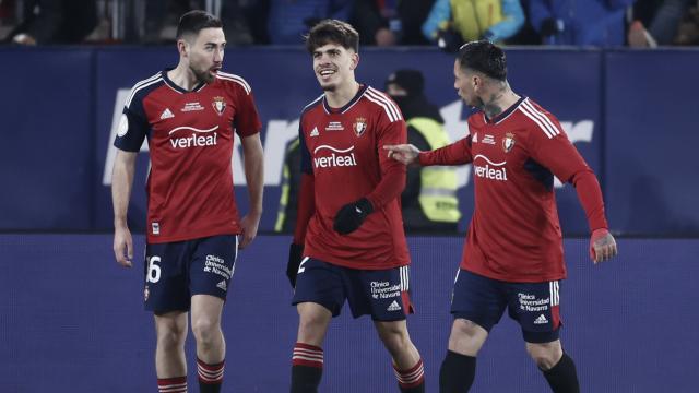 Los jugadores de Osasuna celebran el tanto de Abde.