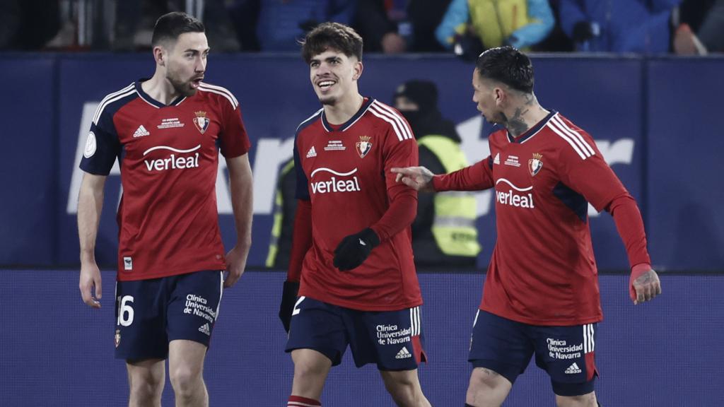 Los jugadores de Osasuna celebran el tanto de Abde.